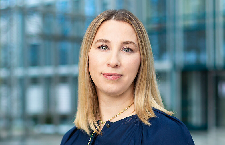 Investmentspezialistin Julia Keilmann