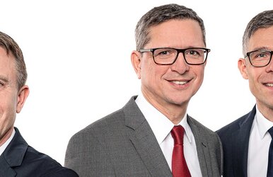 Gruppenfoto der Wirth-Rechtsanwälte, Experten für Versicherungsrecht